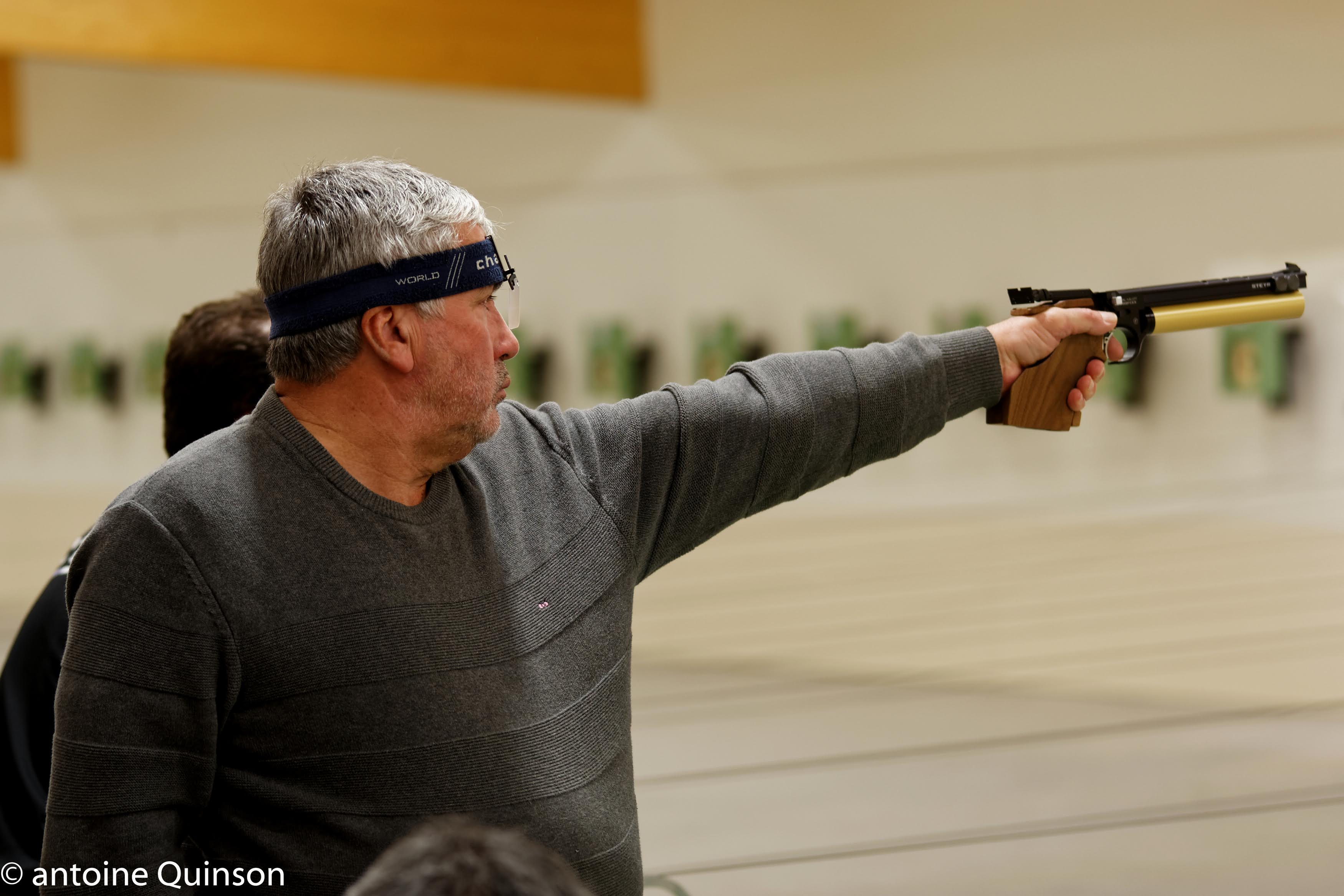 Pistolet 2